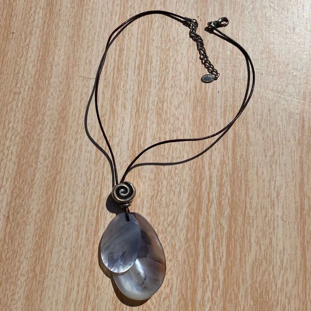 Ali Khan New York shell  Necklace